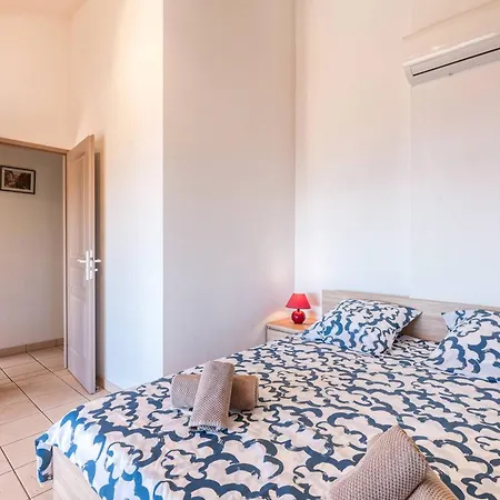 Superbe Vue Mer, Climatisee, Proche Plage, Parking, Animaux Acceptes - Fr-1-816-23 *